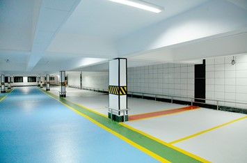 Cosmopolitan Club Installs a Colourful Car Park Coating